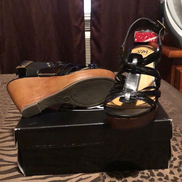 Shoes - Picture 2 of 2